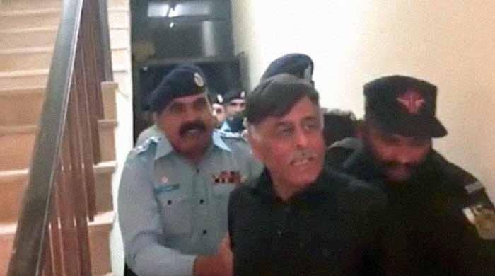 Absconding cop Rao Anwar was arrested earlier on the Supreme Court's directives after he made a surprise appearance before the apex court. Photo: Geo News