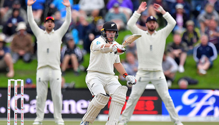 James Vince and Mark Stoneman help England take control against New Zealand