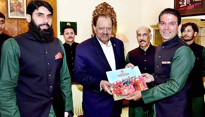 PSL champions Islamabad United meet President Mamnoon Hussain 