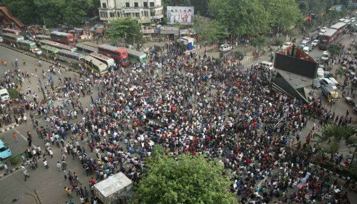 Student protests rattle Bangladesh for third day