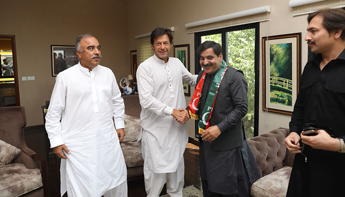 PML-N lawmakers Nasir Mosa Zai, Bilal Virk join PTI