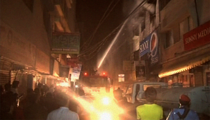 Karachi godown blaze contained after KMC fire brigades' arrival