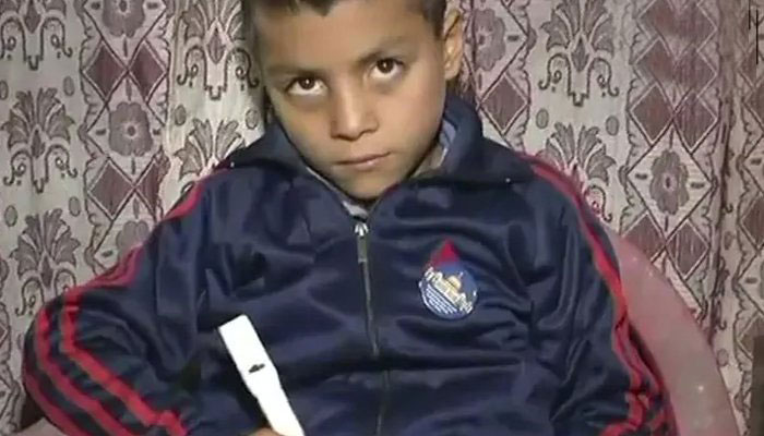 Nine-year-old Kashmiri boy invents counting pen 