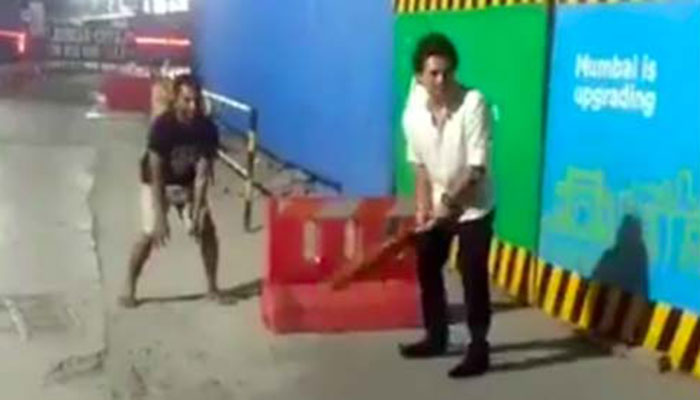 Viral alert: Sachin Tendulkar stuns fans by playing street cricket in Mumbai