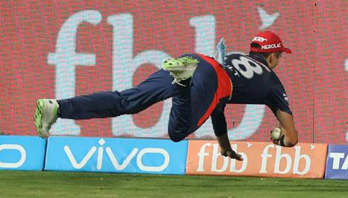 Boult's jaw-dropping IPL catch leaves cricket world in awe