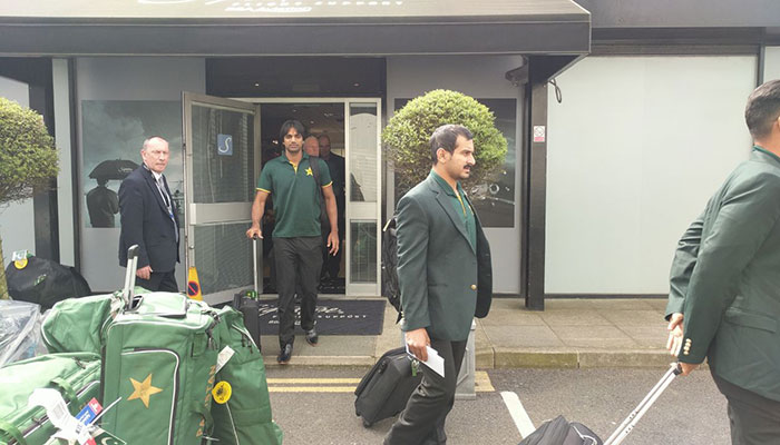 Pakistan cricket team arrives in London for England-Ireland tour 