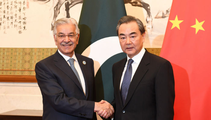 Chinese, Indian leaders’ meeting will play an active role in regional peace: Asif