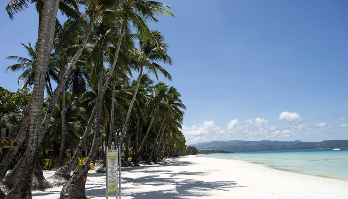 Philippines closes Boracay to tourists for six months