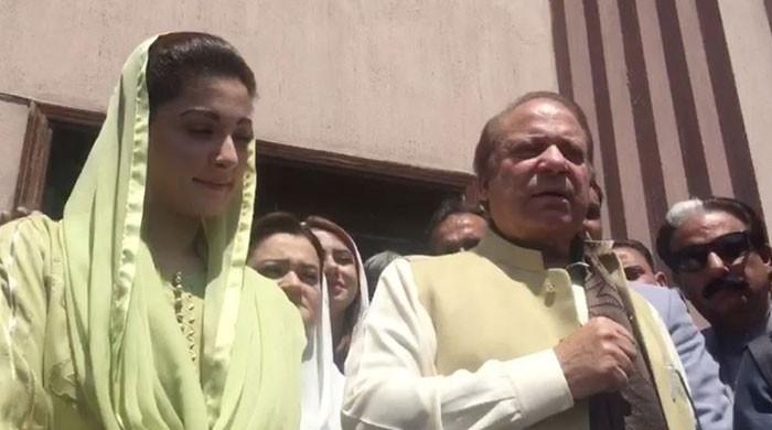 Would've changed Pakistan if wasn't ousted, says Nawaz  Nawaz Sharif and daughter Maryam outside the accountability court today. Photo: Geo NewsISLAMABAD: Former prime minister Nawaz Sharif said on Monday that had he not been ousted from office, he would have taken the country to new heights vis-à-vis...