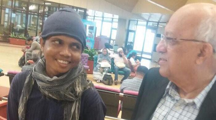 Pakistan repatriates ailing Indian prisoner on humanitarian grounds