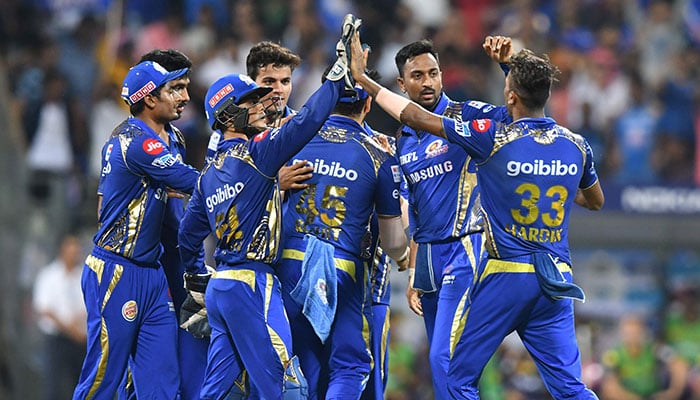 Hardik Pandya keeps champions Mumbai afloat in IPL