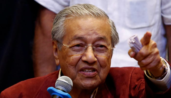 Mahathir, 92, back as Malaysia's premier 