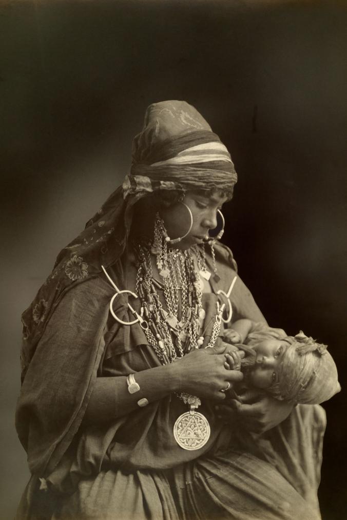 Vintage photos of mothers from across the globe 