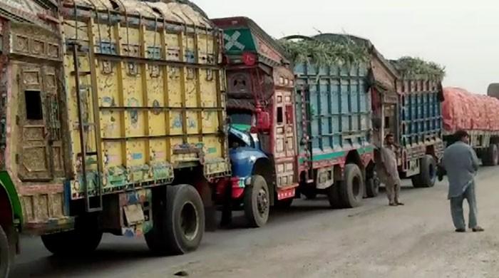 Pano Aqil residents block National Highway to protest prolonged outages 
