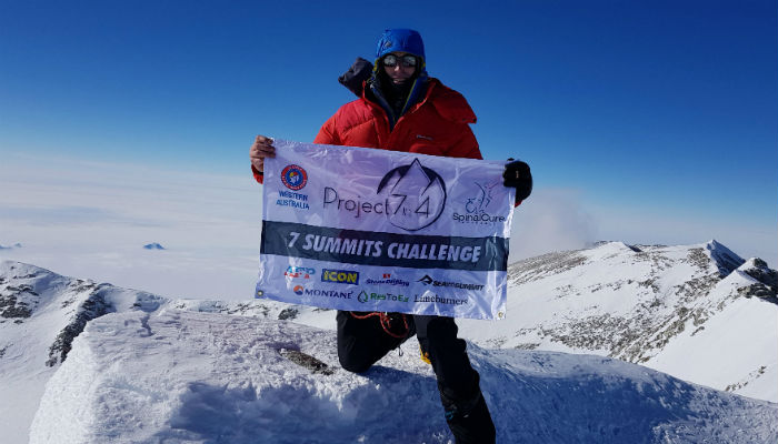 Australian breaks world record with Everest summit