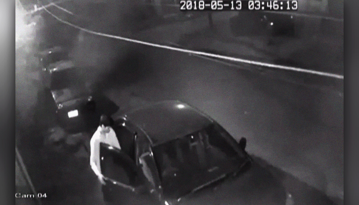Geo News obtains CCTV footage of car theft in Lahore