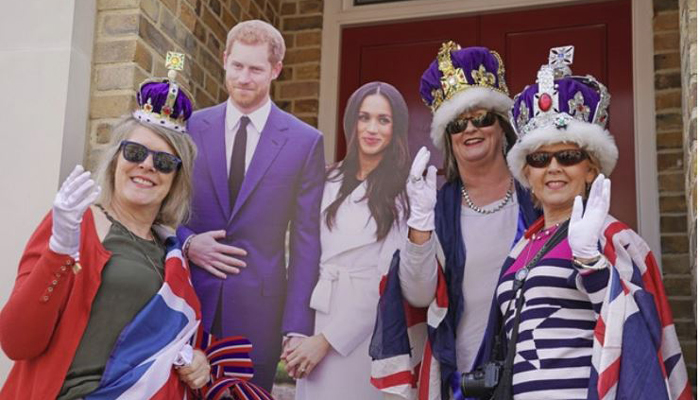 Fans descend on Windsor for Prince Harry, Meghan's lavish royal wedding