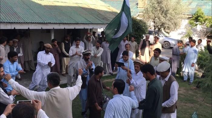 Tribespeople in Parachinar celebrate passage of KP-FATA merger bill