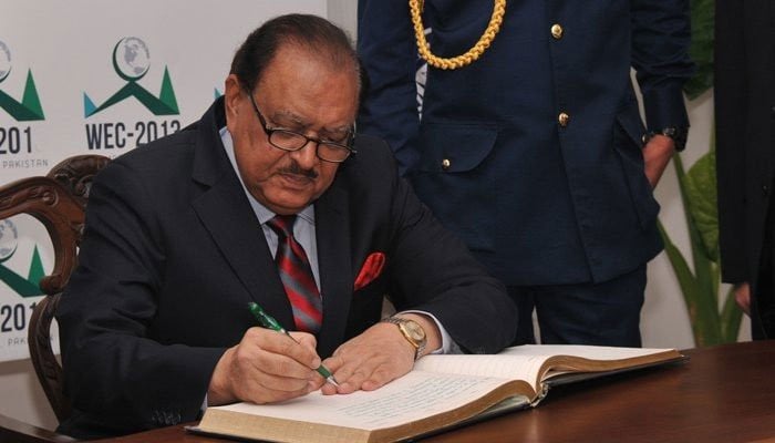 President signs amendment bill, merging FATA with KP 