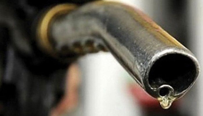 OGRA recommends over Rs7 per litre hike in petrol price