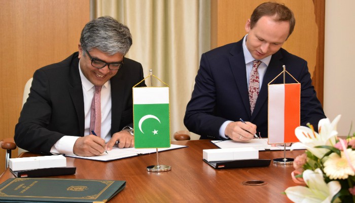 Pakistan and Poland sign MoU for financial cooperation