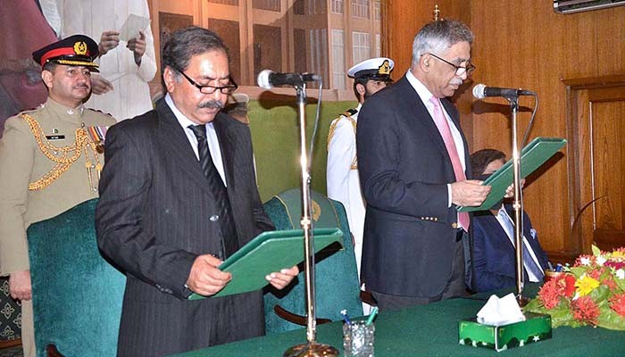 Seven-member interim Sindh cabinet sworn in 