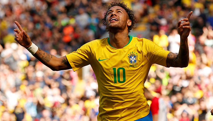 Neymar shines on Brazil return, Spain draw after De Gea blunder