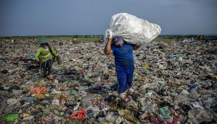 UN says world choking on plastic as environmental crisis grows