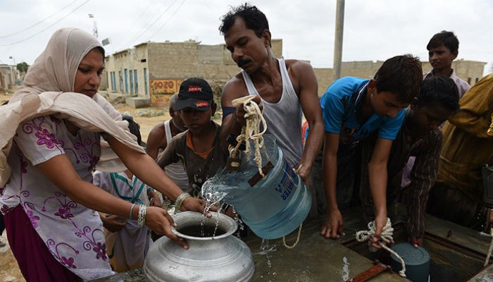 Karachi water supply suspended as pipeline bursts 