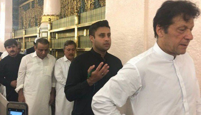 Interior secretary removed Zulfi Bukhari’s name from blacklist: sources