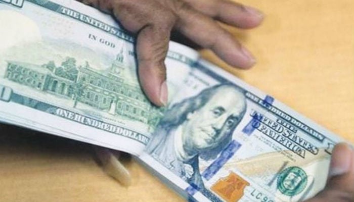 Dollar closes at Rs121.39 in interbank market 