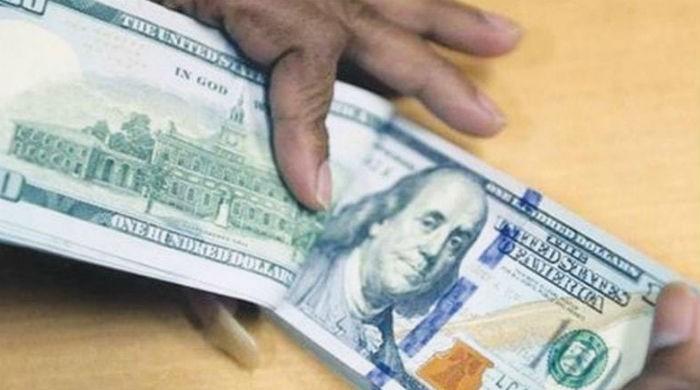 Dollar closes at Rs121.39 in interbank market