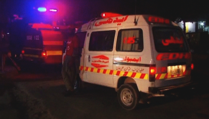 Three dead, one injured as Bahawalpur rain causes jeep to flip over