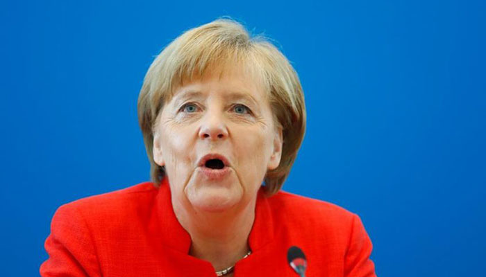 Bavarians put Merkel on notice to win EU migrants deal