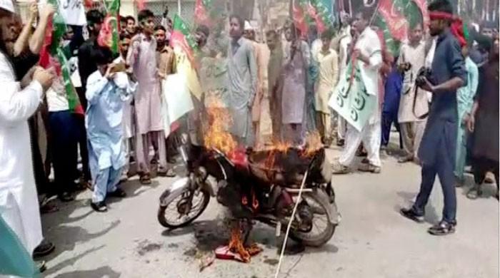 PTI workers protest party’s seat adjustment with Jamshed Dasti