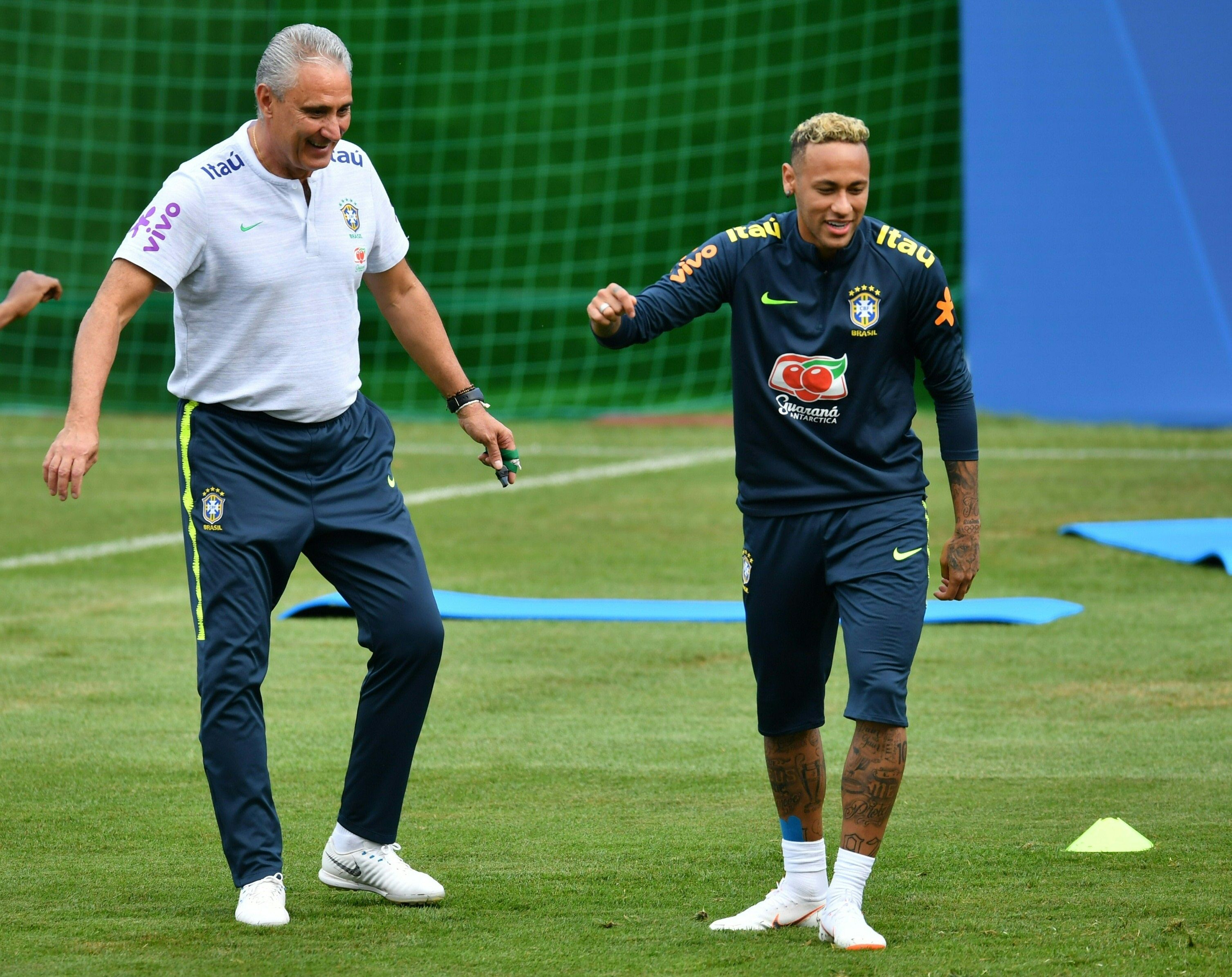 Neymar limps out of training, setting Brazilian alarm bells ringing