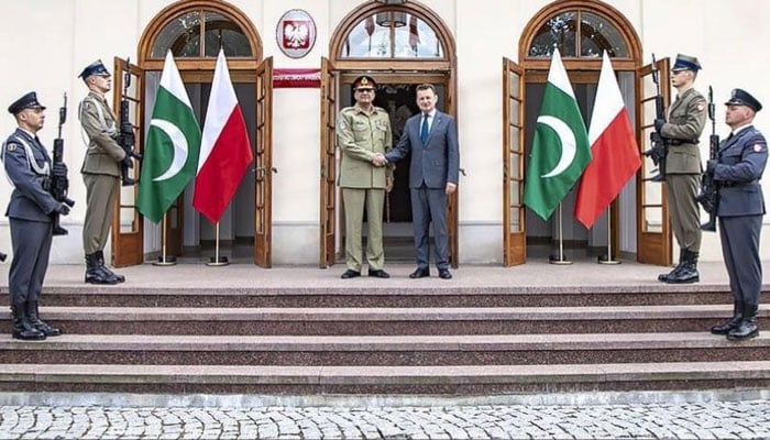 Polish military leadership lauds Pakistan's contributions for peace, regional stability