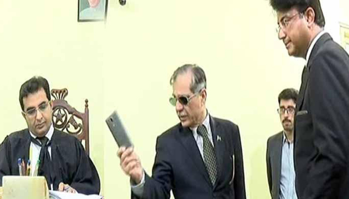 CJP expresses anger at Larkana sessions judge, throws mobile phone on desk