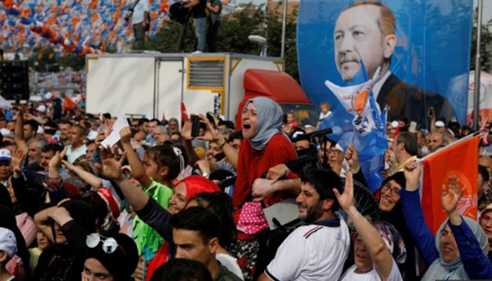 French delegation detained in Turkey during election