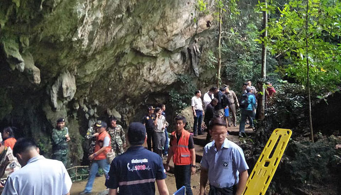 Search launched for children's football team trapped in Thailand caves 
