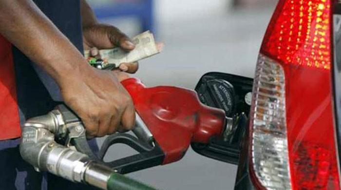 OGRA proposes Rs5.40/litre hike in petrol price