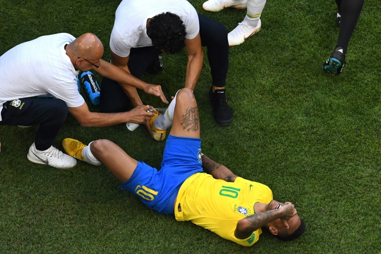 Neymar unfazed by critics after sweet and sour display downs Mexico