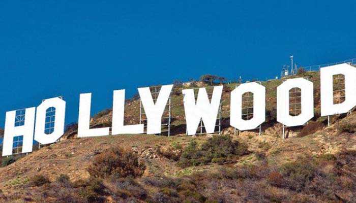 Warner Bros plans $100 million cable car to Hollywood sign