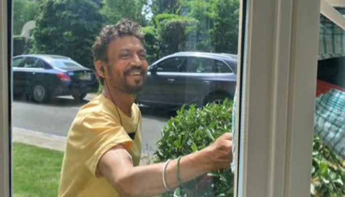 Irrfan Khan shares picture as he undergoes cancer treatment 
