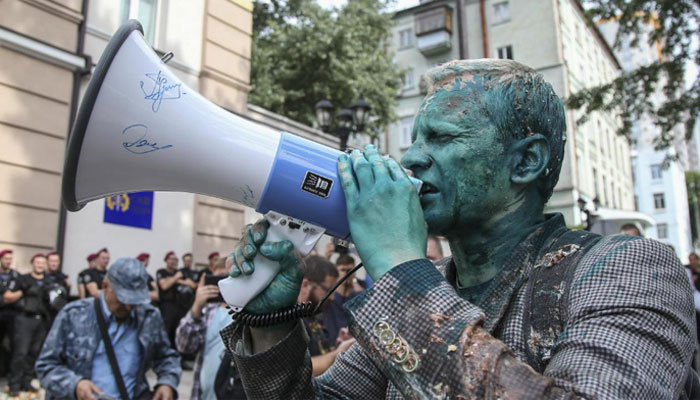 Ukraine anti-corruption activist attacked with green liquid