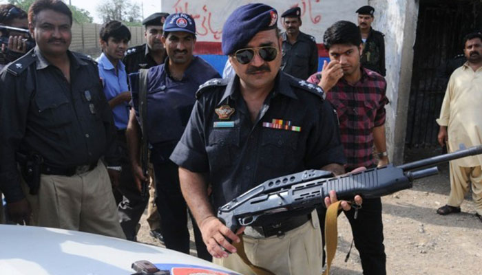 Police officer drops 'loaded' rifle, gets shot to death in Karachi