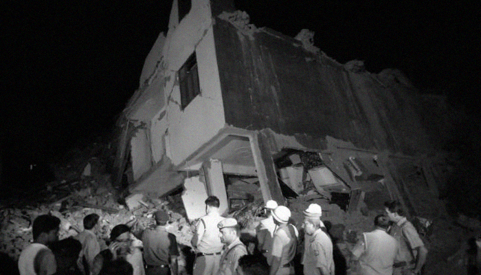 At least two dead in building collapse near Delhi