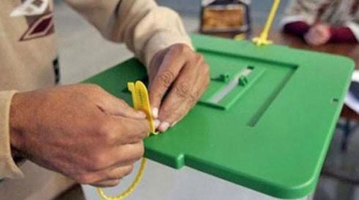 Overseas Pakistanis won't be able to vote in election: NADRA officials