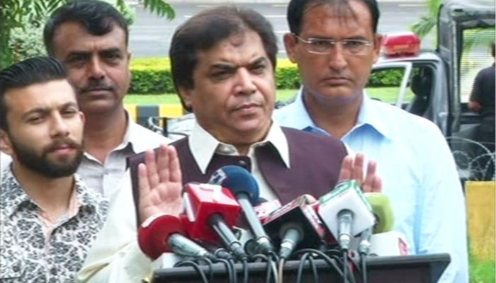 Judge reaffirms to give verdict in ephedrine quota case against Hanif Abbasi tomorrow