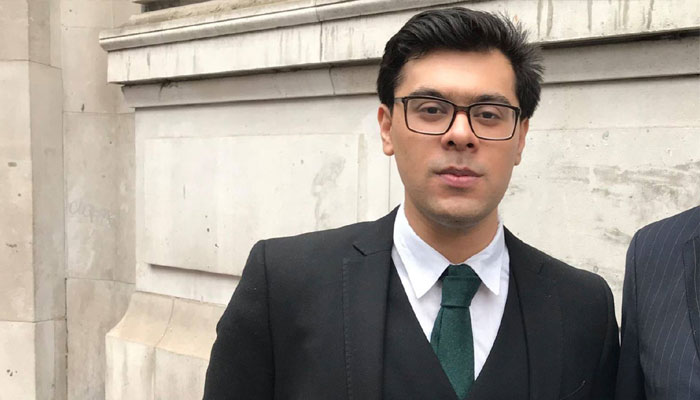 Pakistani student bags outstanding contribution award at LSE